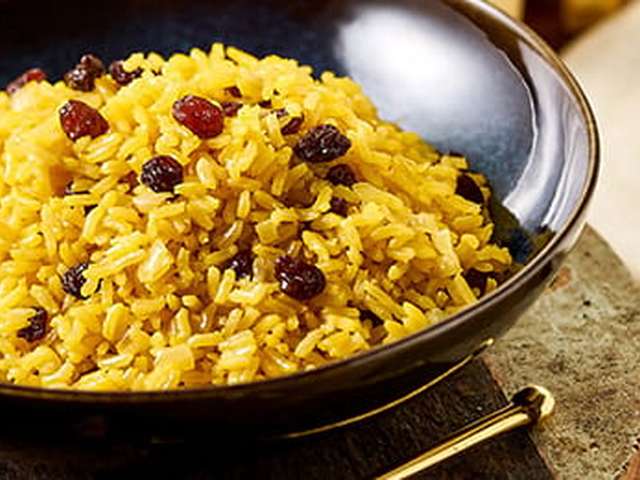 Foto Saffraanrijst met rozijnen