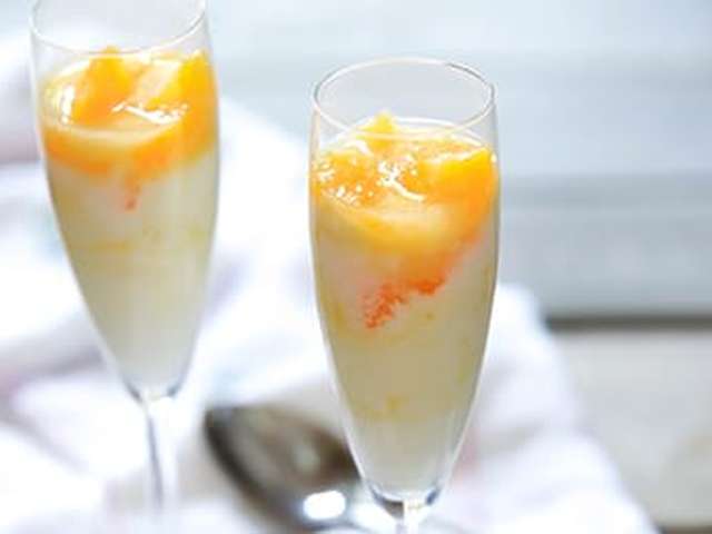 Foto Yoghurt met honing en sinaasappel