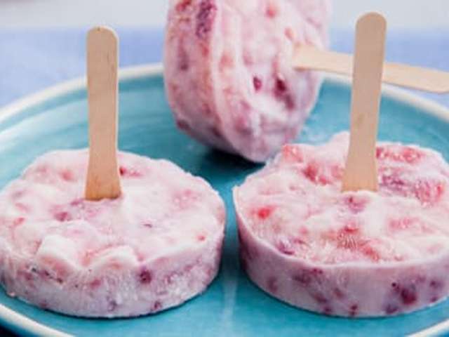 Foto Rode yoghurt ijsjes