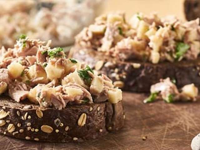 Foto Brood met tonijnsalade