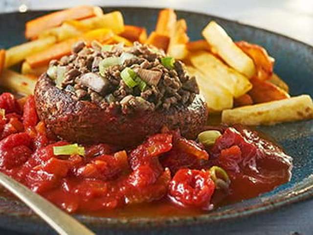 Foto Gevulde portabella met zoete aardappel en knolselderij