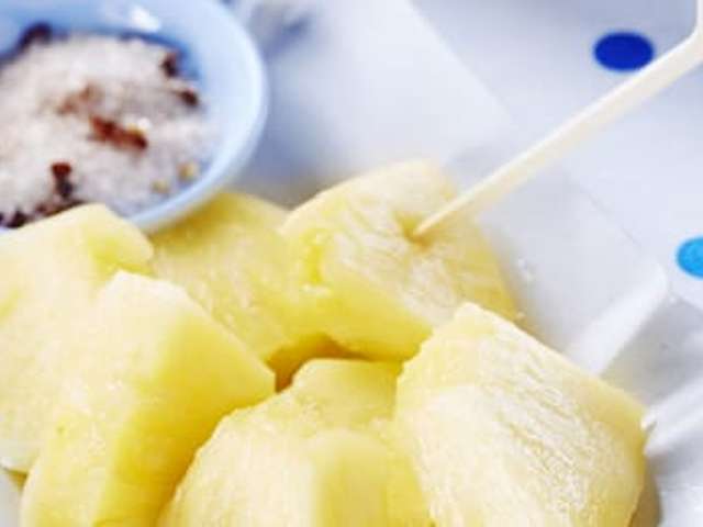 Foto Ananas met peperdip