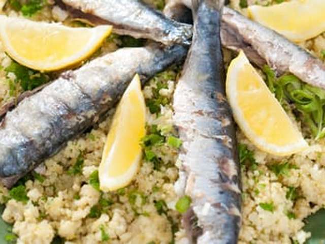 Foto Gegrilde sardines met couscoussalade