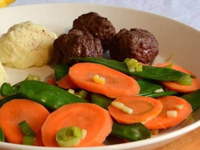 Foto Geroerbakte wortelen met peultjes