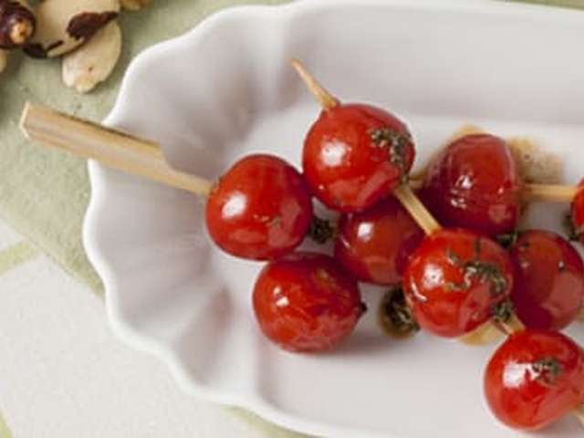 Foto Geroosterde tomatenspiesjes met balsamico