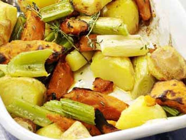 Foto Geroosterde wintergroente met aardappelen