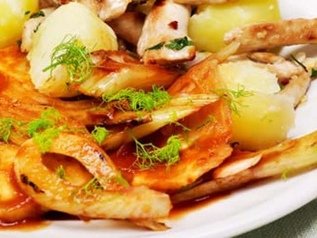 Foto Gestoofde venkel met tomaat, tartaar en aardappelen