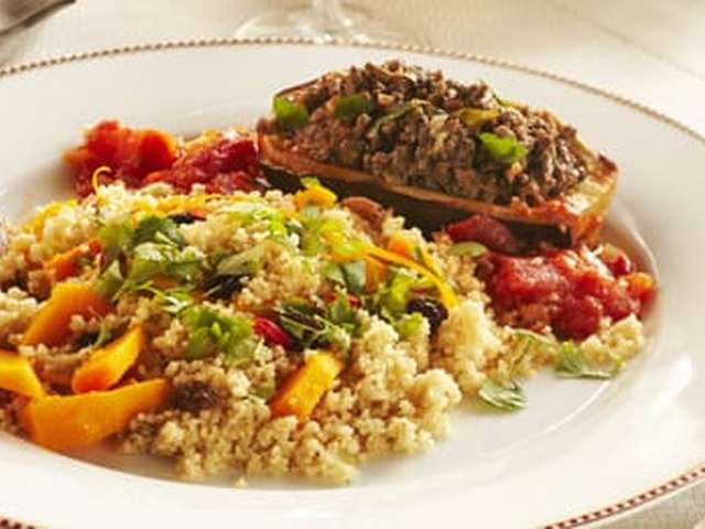Foto Gevulde aubergine met couscous