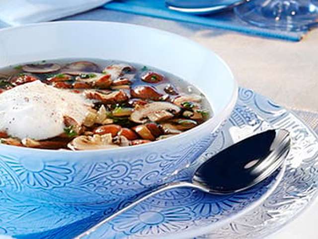 Foto Champignonsoep met een schuimkraag