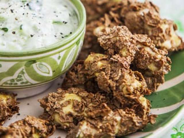 Foto Kipkrokantjes met tzatziki en een salade