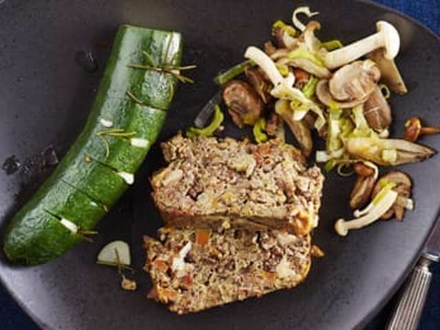 Foto Linzenpaté met paddenstoelen en gepofte courgettes