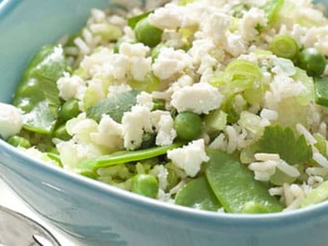 Foto Rijstsalade met peultjes en doperwtjes