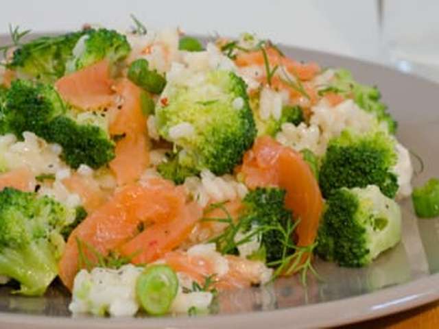 Foto Rijst met gerookte zalm en broccoli