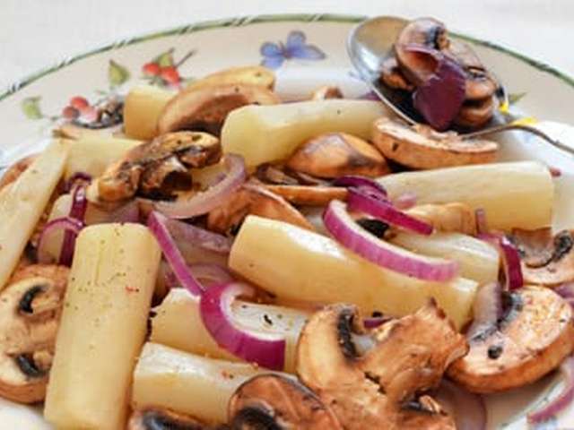 Foto Schorseneren met champignons