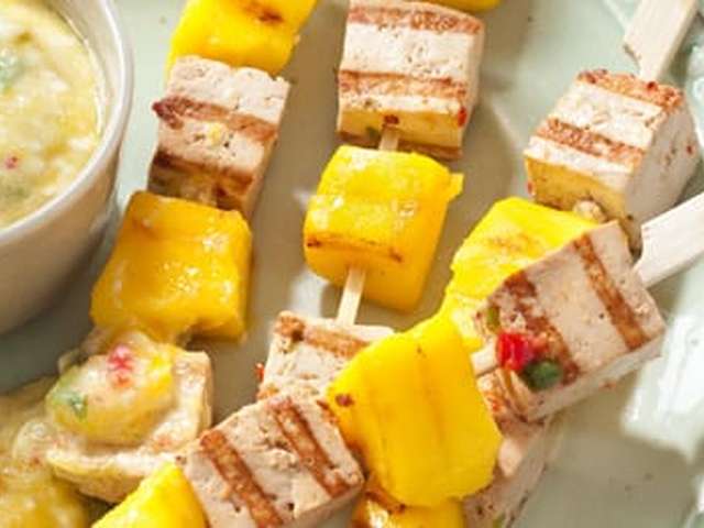 Foto Tofuspiesen met mango-yoghurtsaus